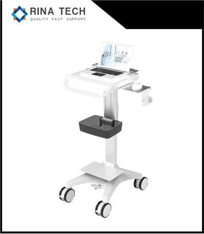 Carrinho de laptop médico sobre rodas